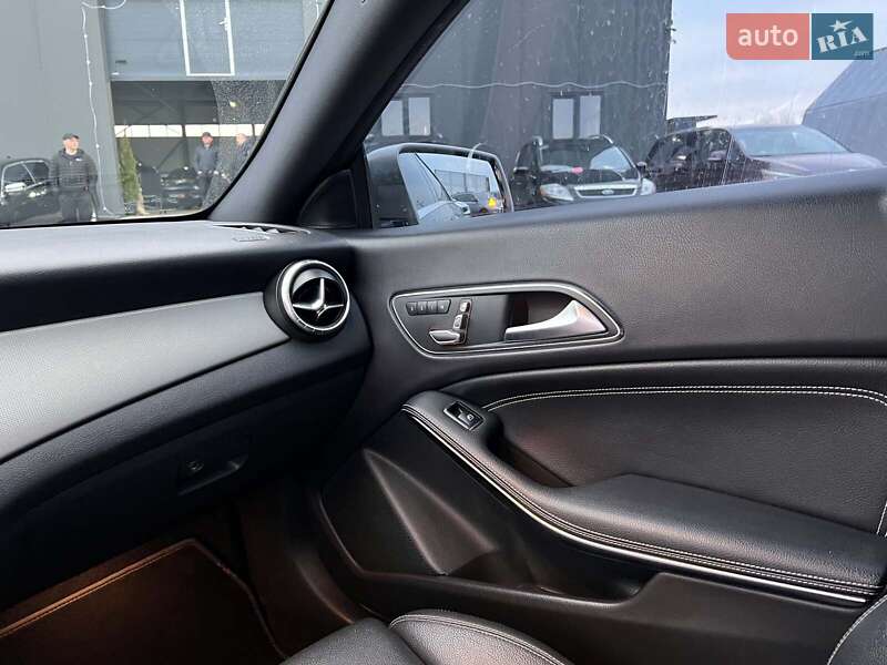 Седан Mercedes-Benz CLA-Class 2018 в Львове