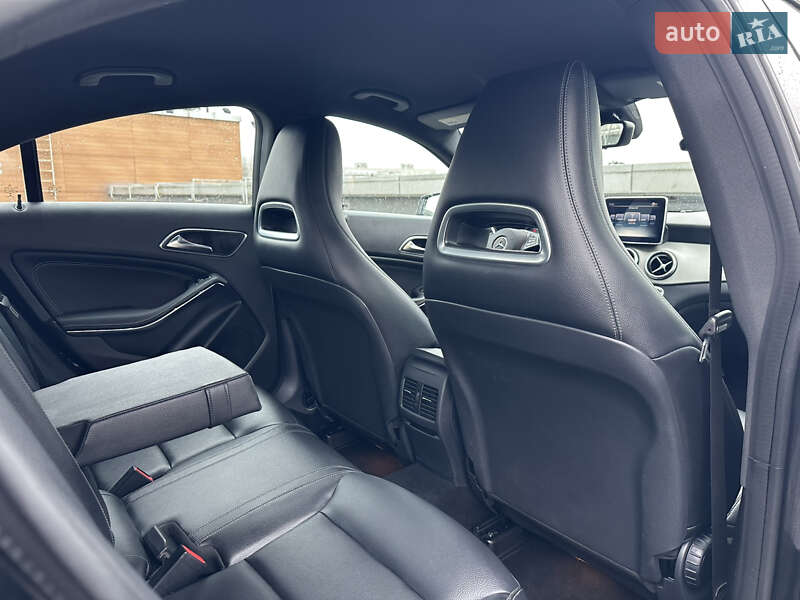 Седан Mercedes-Benz CLA-Class 2016 в Киеве