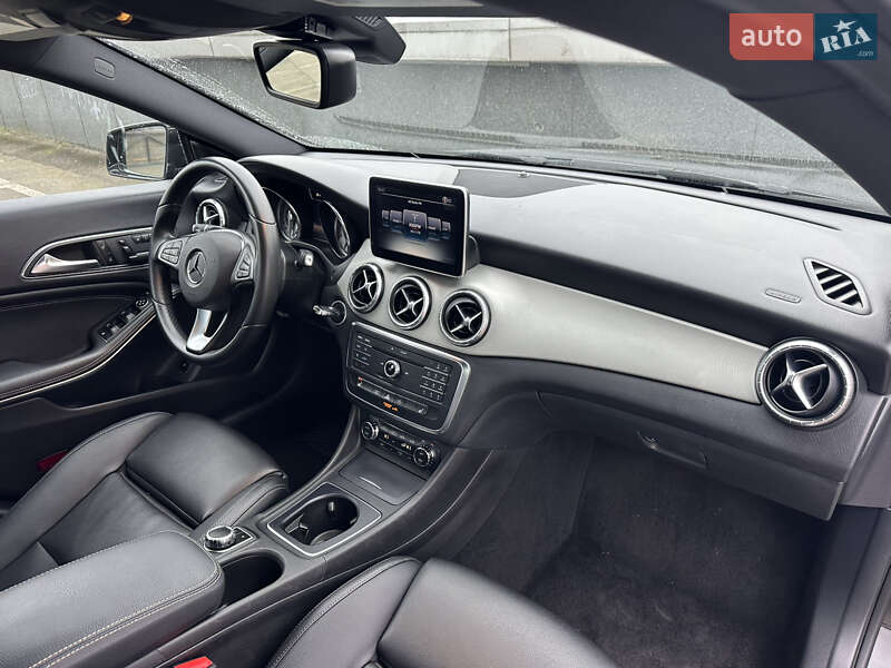 Седан Mercedes-Benz CLA-Class 2016 в Киеве