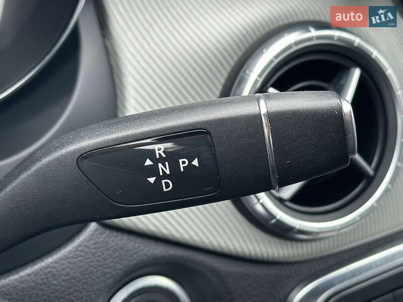 Седан Mercedes-Benz CLA-Class 2016 в Киеве