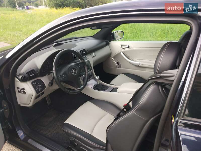 Купе Mercedes-Benz CLC-Class 2009 в Мукачево