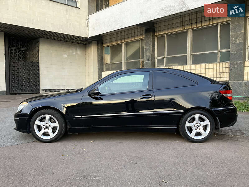 Купе Mercedes-Benz CLC-Class 2009 в Киеве