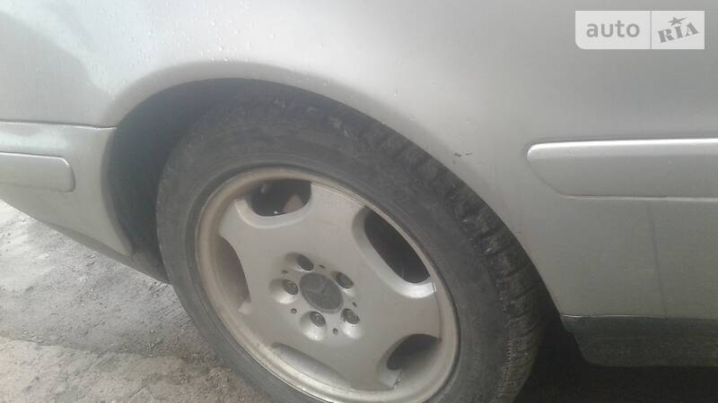 Купе Mercedes-Benz CLK-Class 1998 в Великому Березному