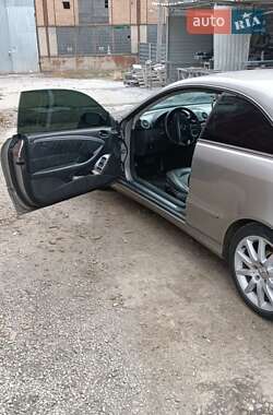 Купе Mercedes-Benz CLK-Class 2004 в 
