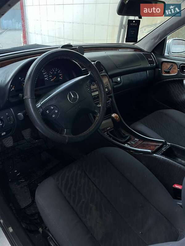 Купе Mercedes-Benz CLK-Class 1999 в Рахові