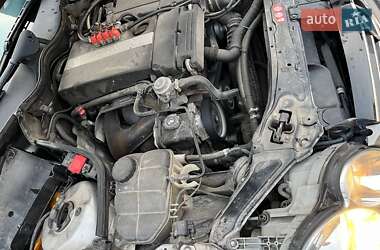 Купе Mercedes-Benz CLK-Class 2004 в 