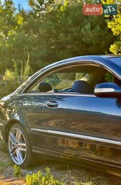 Купе Mercedes-Benz CLK-Class 2004 в 