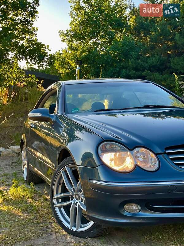 Купе Mercedes-Benz CLK-Class 2004 в 
