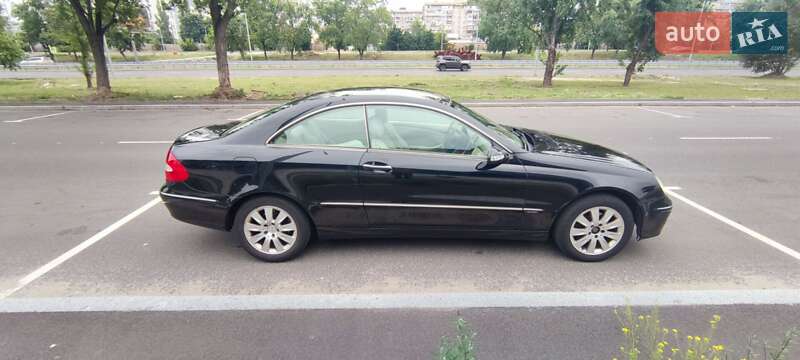 Купе Mercedes-Benz CLK-Class 2006 в 
