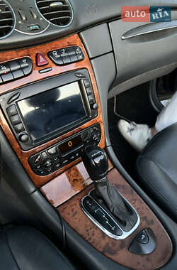 Кабриолет Mercedes-Benz CLK-Class 2003 в 