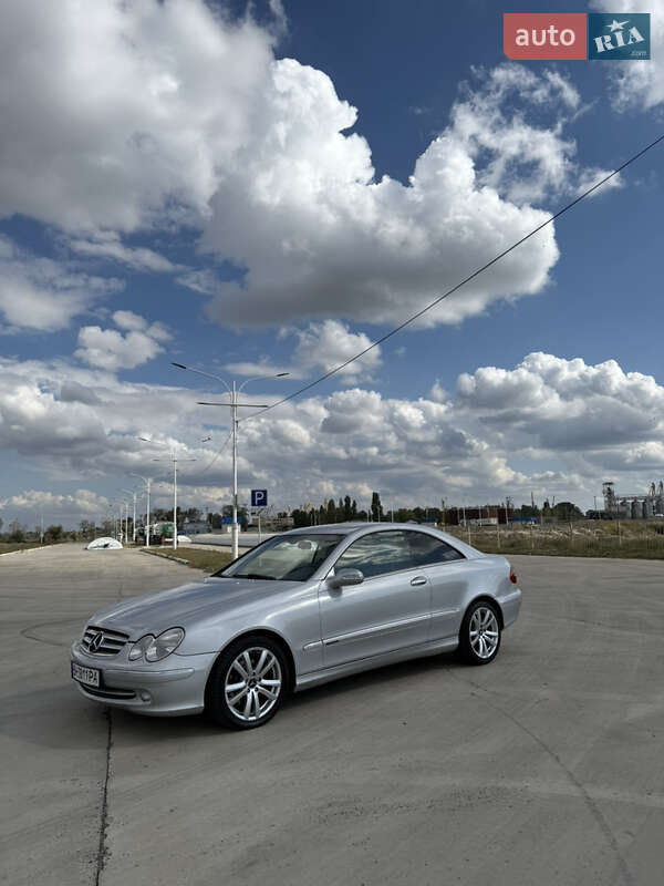 Купе Mercedes-Benz CLK-Class 2002 в 