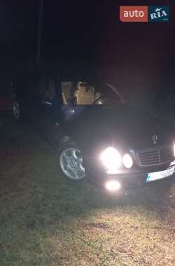 Купе Mercedes-Benz CLK-Class 1999 в Надворной