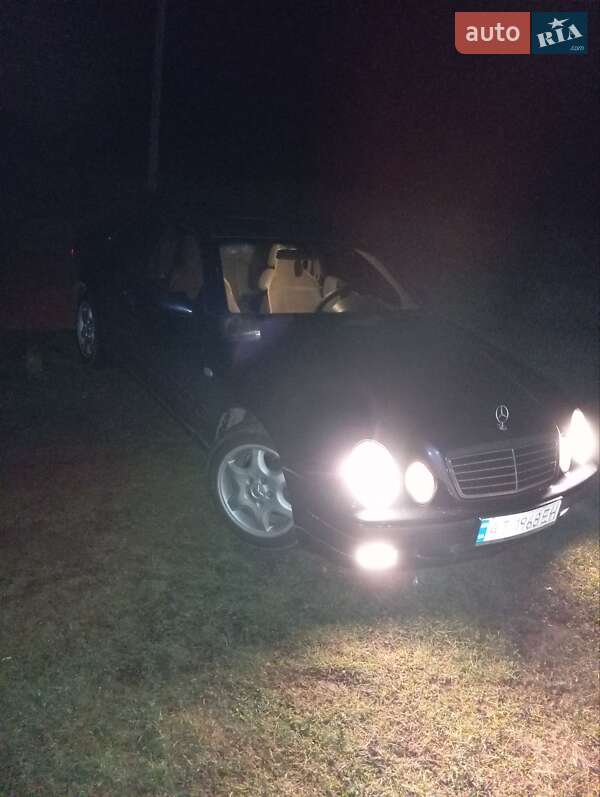 Купе Mercedes-Benz CLK-Class 1999 в Надворной