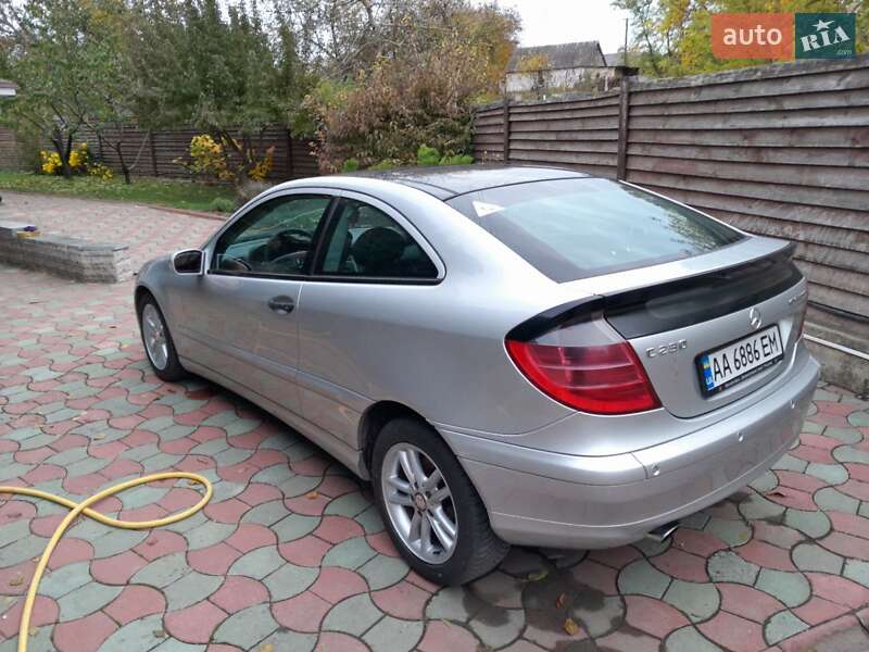 Купе Mercedes-Benz CLK-Class 2004 в Киеве