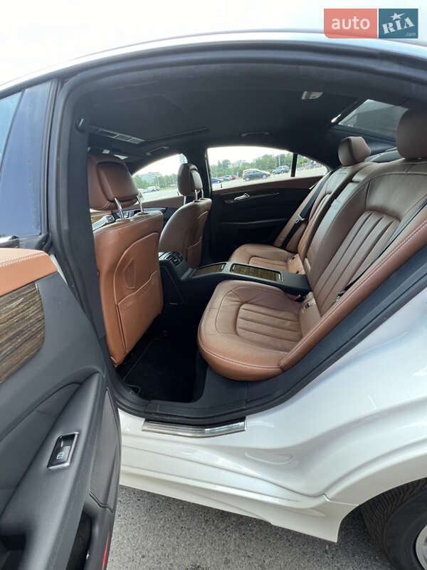 Седан Mercedes-Benz CLS-Class 2015 в Киеве фото 29 Седан Mercedes-Benz CLS-Class 2015 в Киеве