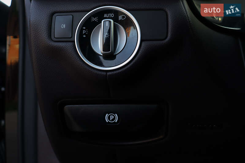 Седан Mercedes-Benz CLS-Class 2012 в Чернівцях