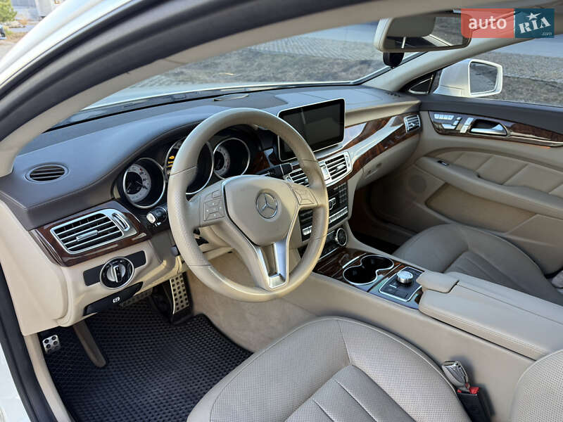Седан Mercedes-Benz CLS-Class 2014 в Хмельницькому фото 36 Седан Mercedes-Benz CLS-Class 2014 в Хмельницькому