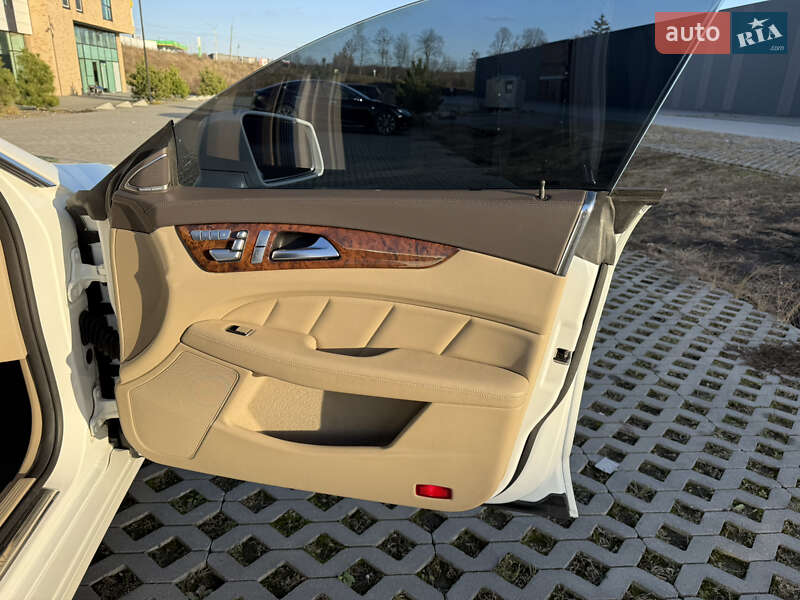 Седан Mercedes-Benz CLS-Class 2014 в Хмельницькому фото 49 Седан Mercedes-Benz CLS-Class 2014 в Хмельницькому