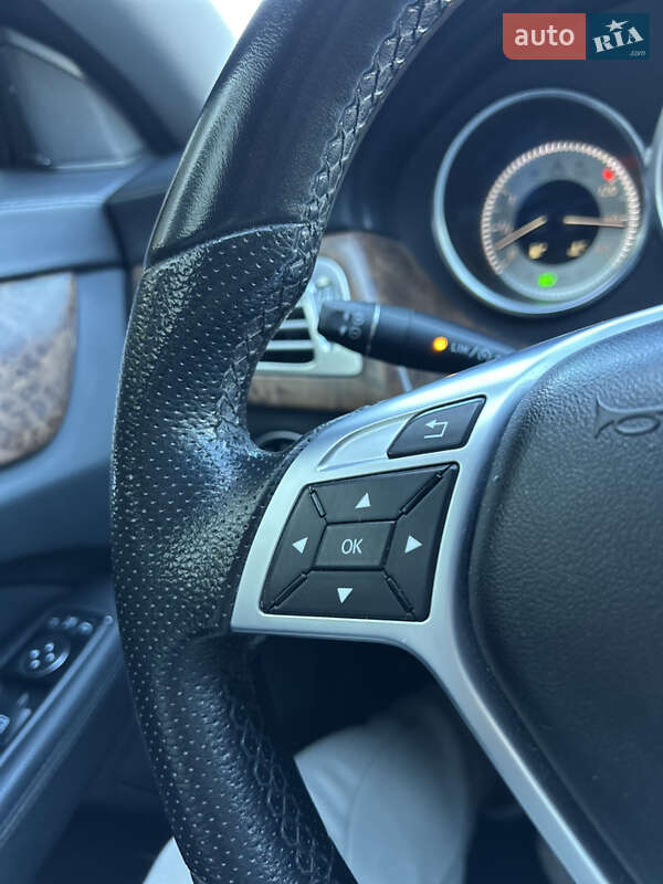 Седан Mercedes-Benz CLS-Class 2012 в Днепре