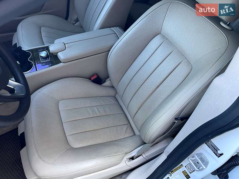 Седан Mercedes-Benz CLS-Class 2014 в Чернігові