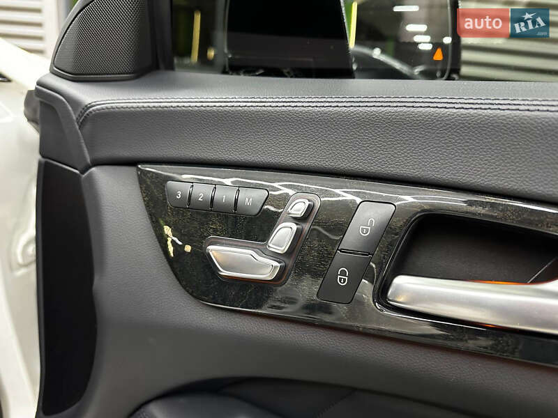 Седан Mercedes-Benz CLS-Class 2016 в Киеве фото 27 Седан Mercedes-Benz CLS-Class 2016 в Киеве