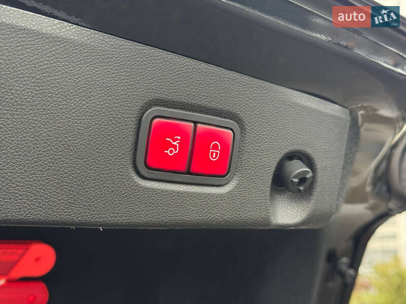 Седан Mercedes-Benz CLS-Class 2013 в Киеве фото 35 Седан Mercedes-Benz CLS-Class 2013 в Киеве