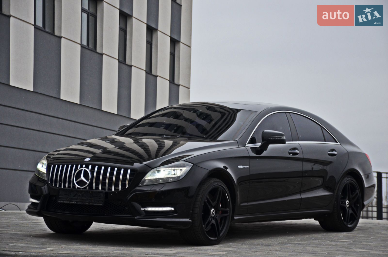 Кто ищет,CLS в идеальном состоянии,Вам сюда!!! Обслужен,до мелочей! Новая,зимняя резина,колодки,масла,фильтра,всё менялось,и меняется своевременно! Кому нужен,хозяйский,ухоженный,и не выжатый как лимон,автомобиль,звоните,договоримся! РЕАЛЬНОМУ ПОКУПАТЕЛЮ,РЕАЛЬНЫЙ ТОРГ!!! 