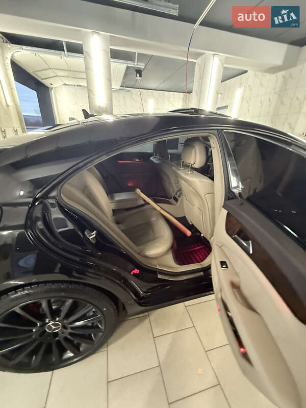 Седан Mercedes-Benz CLS-Class 2011 в Среднем