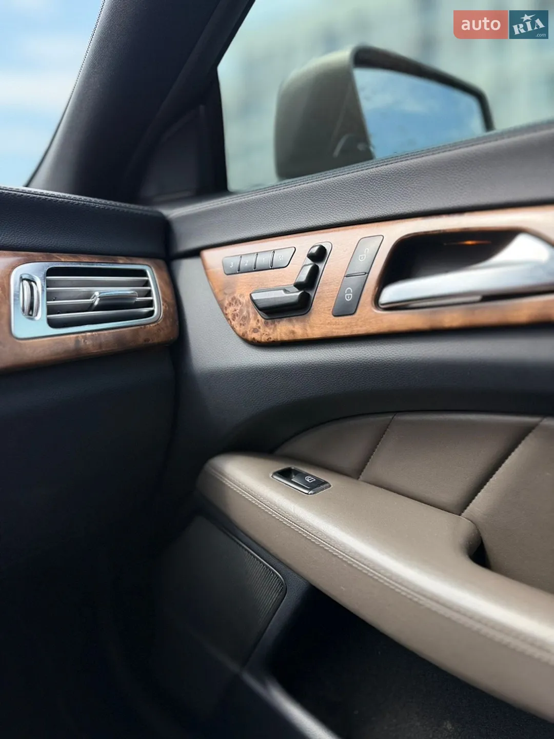 2010 Mercedes-Benz CLS-klasse - мініатюра 20
