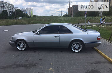 Купе Mercedes-Benz E 200 1995 в Львове