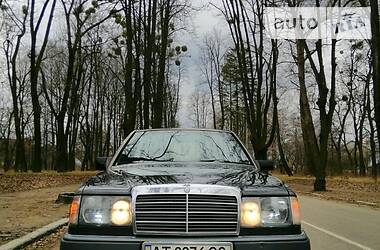 Седан Mercedes-Benz E 200 1990 в Верховине