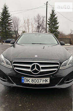 Седан Mercedes-Benz E 200 2015 в Ровно