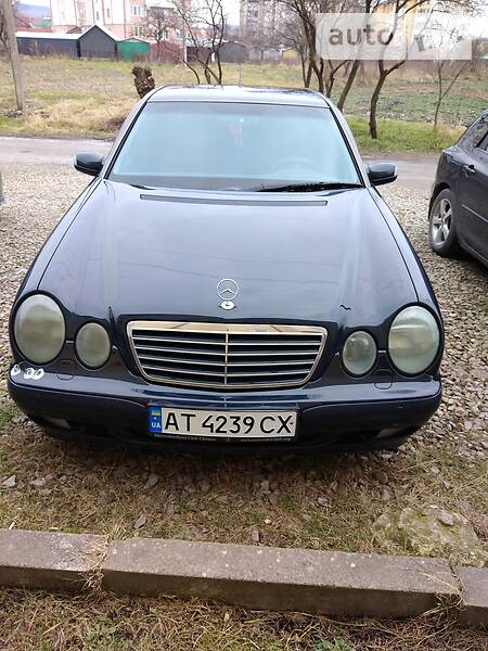 Mercedes-Benz E 220