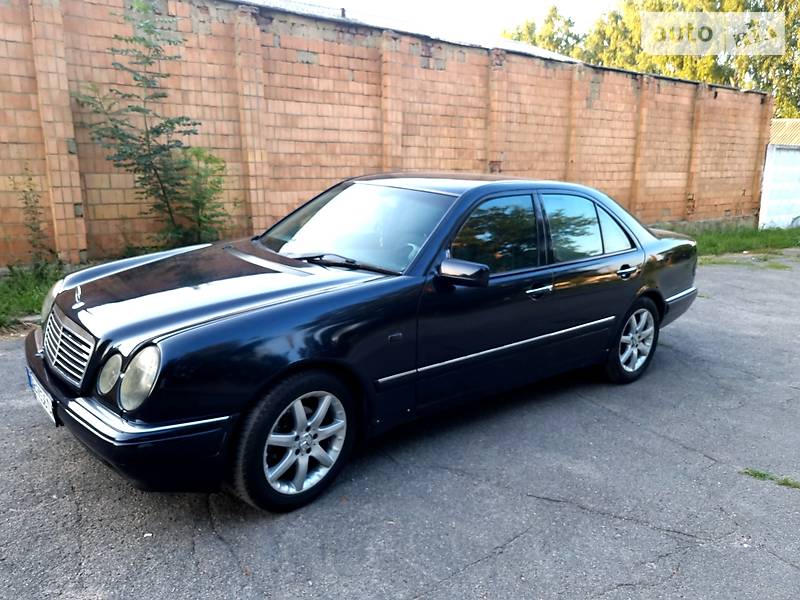 Mercedes-Benz E 220