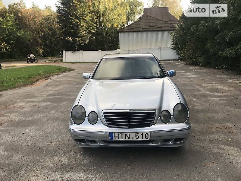Mercedes-Benz E 220