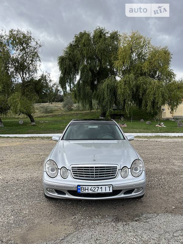 Mercedes-Benz E 240