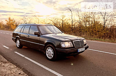Унiверсал Mercedes-Benz E 280 1993 в Вознесенську