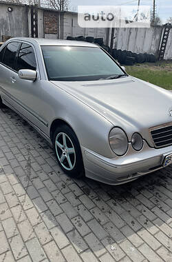 Седан Mercedes-Benz E 320 2000 в Миргороде