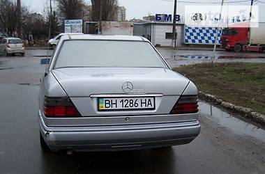 Седан Mercedes-Benz E-Class 1994 в 