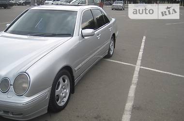 Седан Mercedes-Benz E-Class 2000 в Одессе