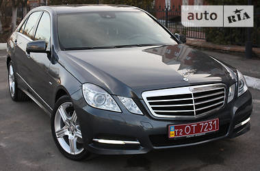 Седан Mercedes-Benz E-Class 2012 в Виннице