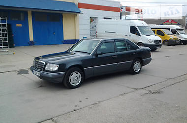 Седан Mercedes-Benz E-Class 1994 в 