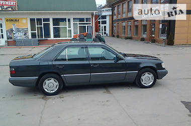 Седан Mercedes-Benz E-Class 1994 в 