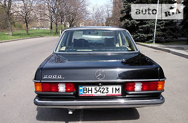 Седан Mercedes-Benz E-Class 1980 в Одессе