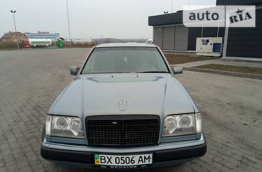 Седан Mercedes-Benz E-Class 1988 в Немирове