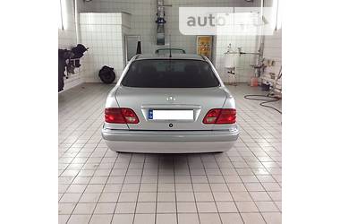 Седан Mercedes-Benz E-Class 1999 в Ивано-Франковске