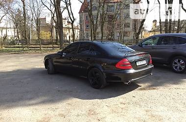 Седан Mercedes-Benz E-Class 2005 в Львове