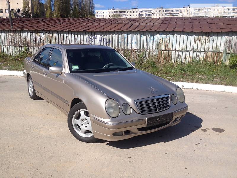 Седан Mercedes-Benz E-Class 1999 в Киеве