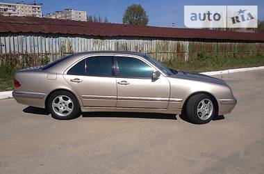 Седан Mercedes-Benz E-Class 1999 в Киеве