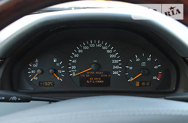 Седан Mercedes-Benz E-Class 2001 в Дубно